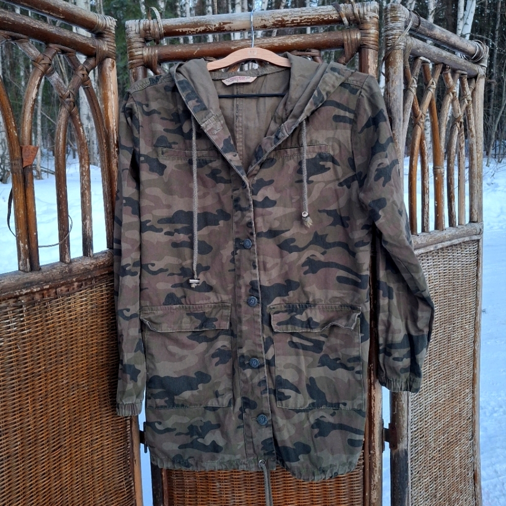 š3/15 Camouflage Hooded Woman's Jacket